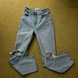 Lightwashed Blue Jeans